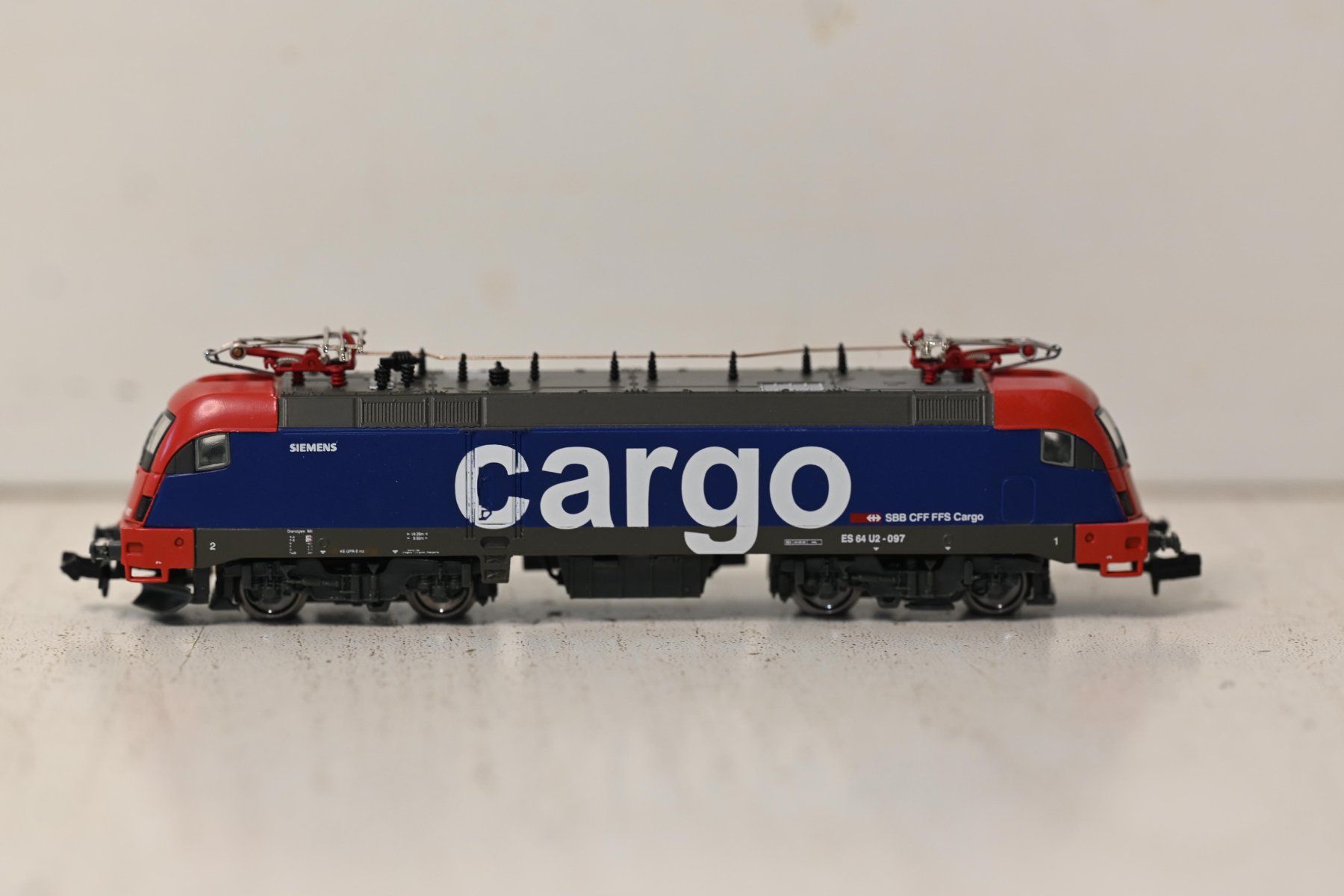 Hobbytrain Modelleisenbahnen: ES 64 Cargo Taurus Hobbytrain Spur N mit OVP – Gebraucht aus Laupen ZH von Zmoewe 5