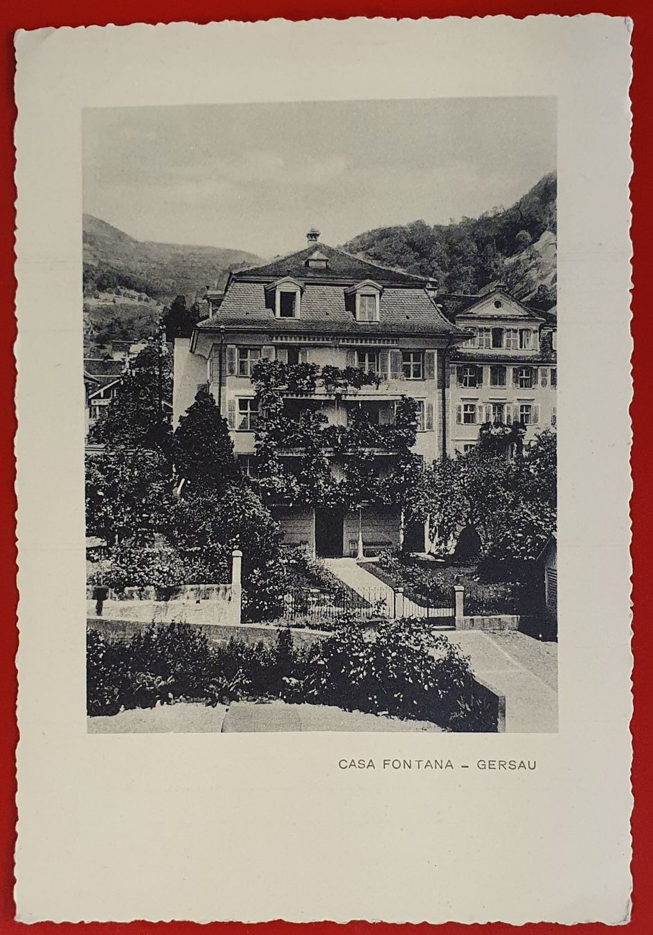 Cartoline postali: Gersau  - Casa Fontana – Usato da Kreuzlingen venduto da Rschweiz1