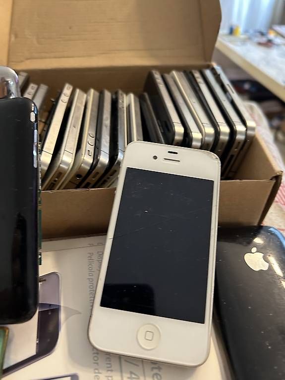 Handys / Smartphones: iPhone 3/4 – Defekt aus Gordevio von Klaudios1