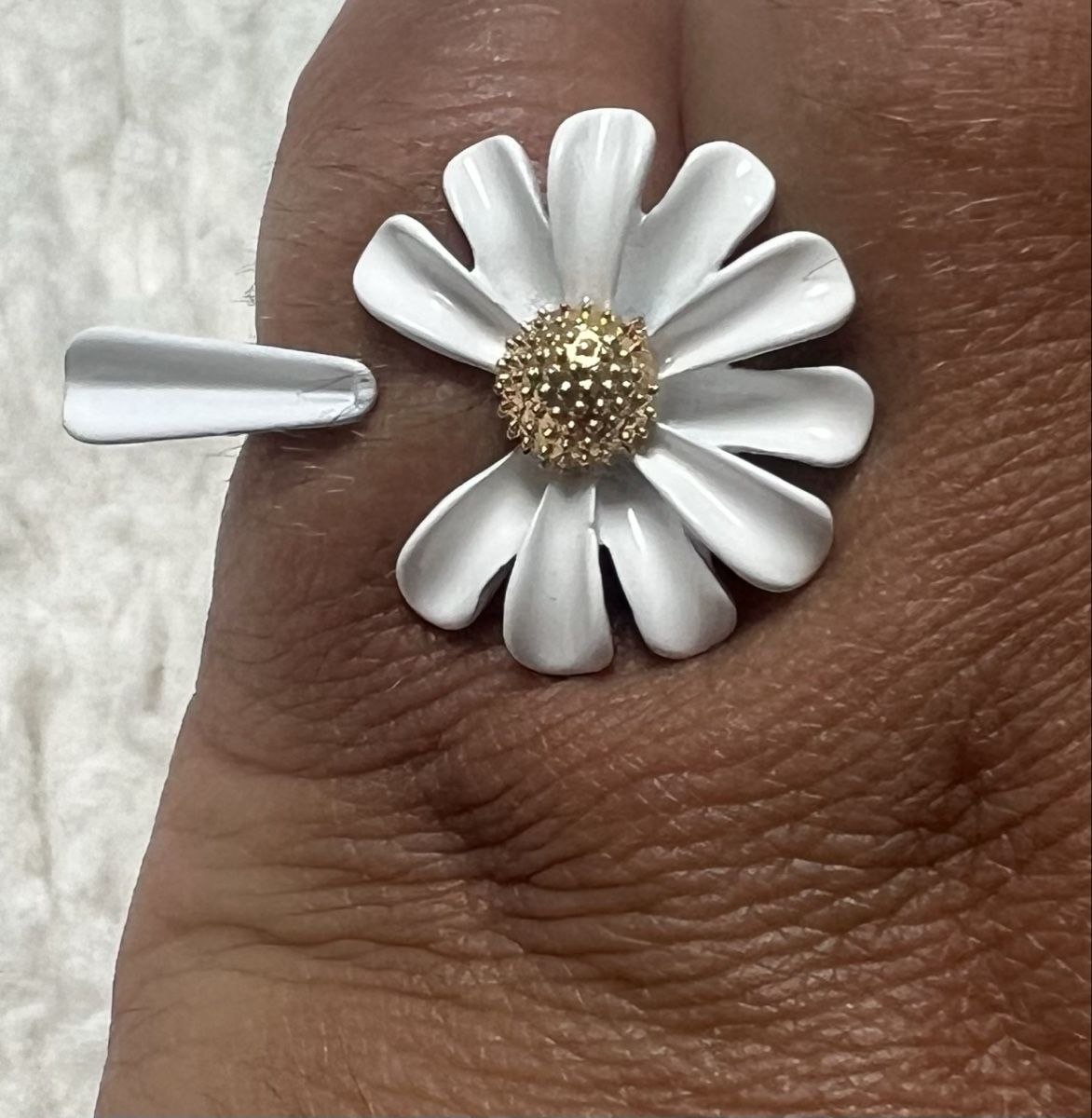 Bagues: Bague Marguerite Blanche et Dorée - Taille Ajustable 🌼 – Neuf avec emballage d'origine à Chenens par anasantos90 2