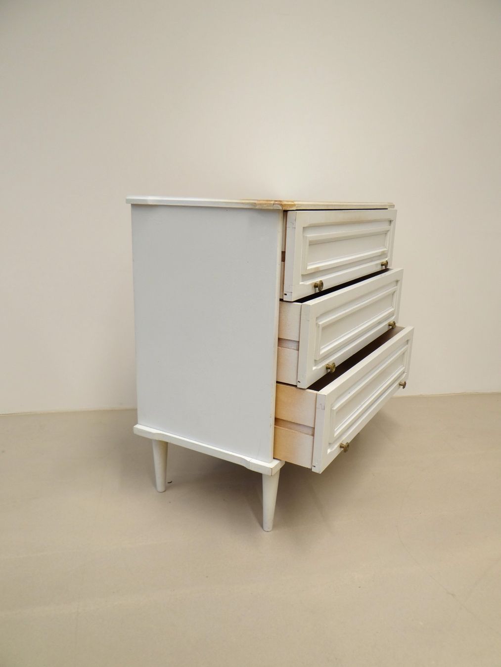 Cassettiere: Vintage Kommode mit Schubladen -  Schrank (HE80) – Usato da Basel venduto da B.W.B. 1