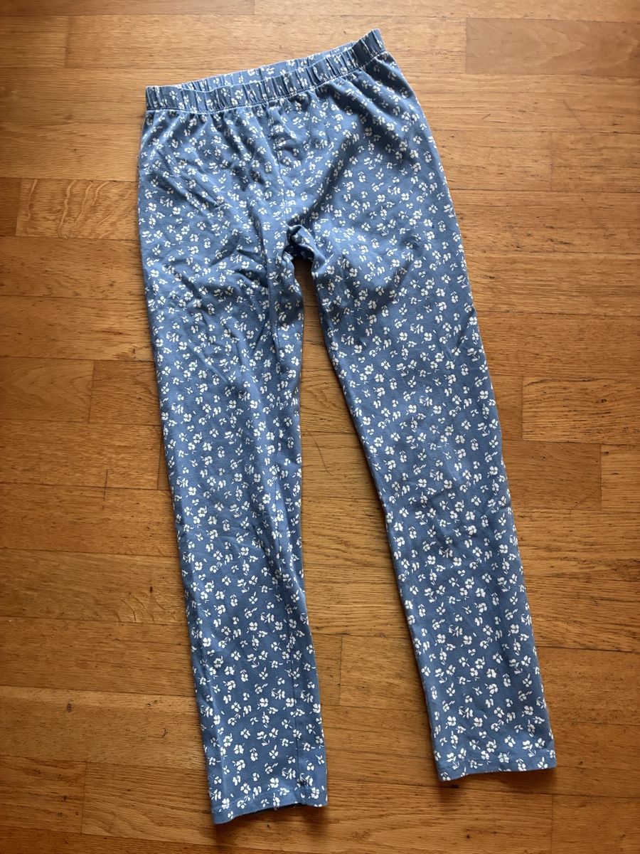 Strumpfhosen & Leggings: Schöne Leggins Gr. 152 – Gebraucht aus richterswil von lunamarie001