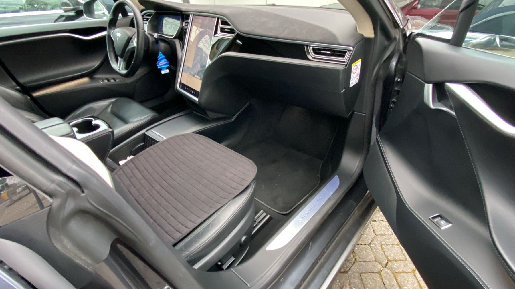 Tesla Automobili: Tesla Model S 90D Facelift – Free Supercharging – Usato da Neuendorf venduto da Yaskafa 2
