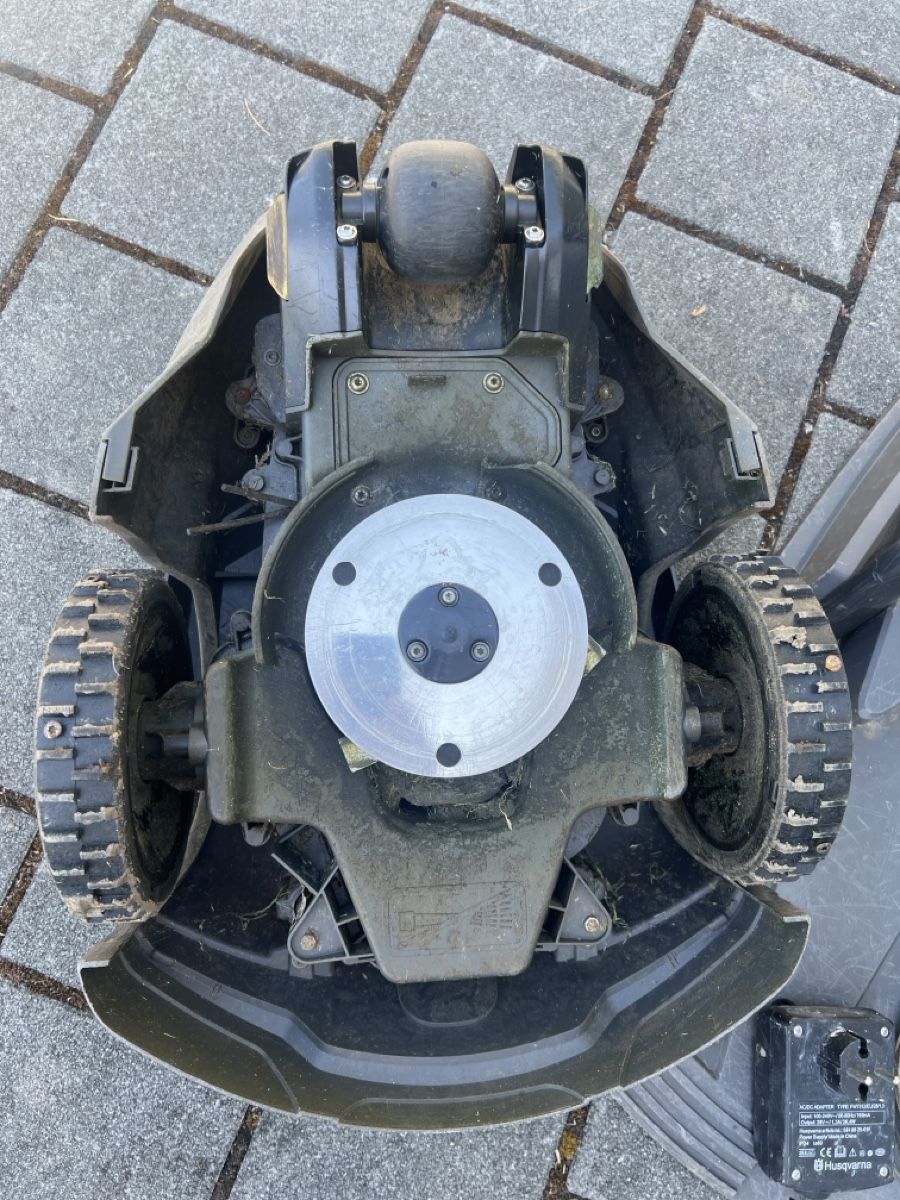 Husqvarna Tagliaerba: Husqvarna Automower 105 – Usato da Adligenswil venduto da Mmetz 4