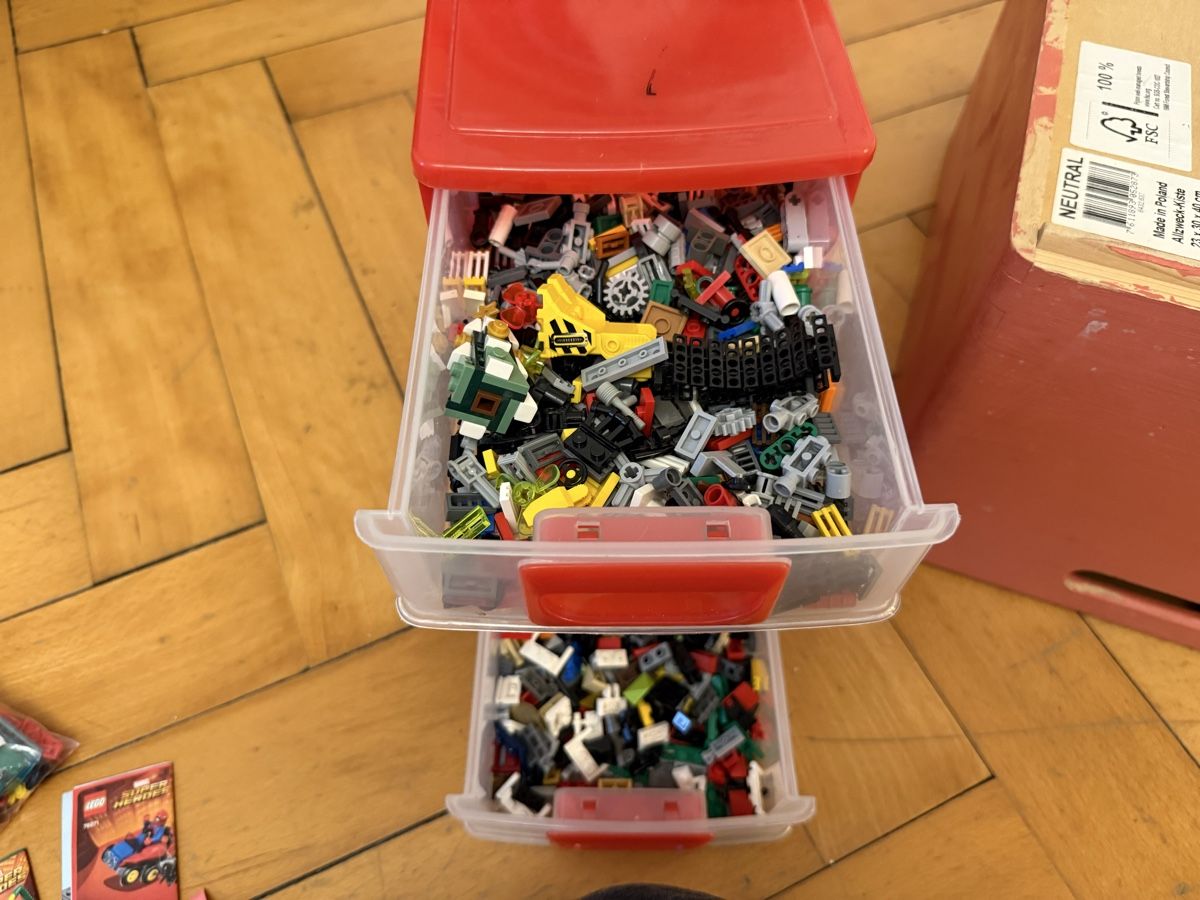 Lego Giocattoli: 12,7 kg Lego – Usato da Zürich venduto da zuerich16 9