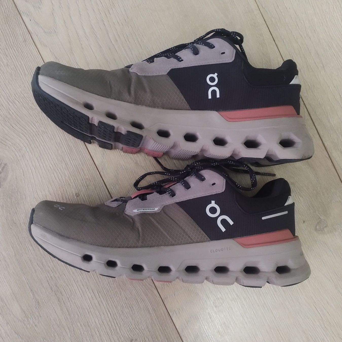 On Chaussures hommes: On Cloud Waterproof Grösse 40 wenig gebraucht – D'occasion à Schiers par bak007