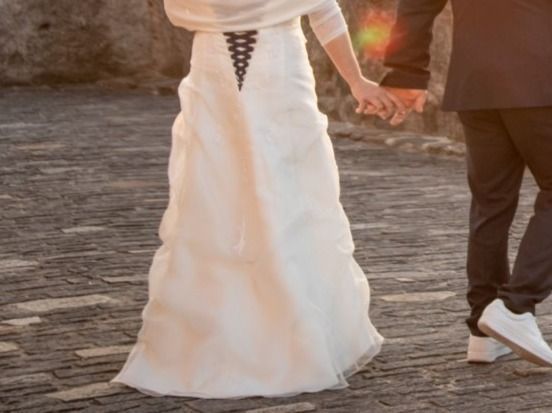 Lots de vêtements: Bellissimo abito da sposa XL – D'occasion à Giubiasco par A.B00 7