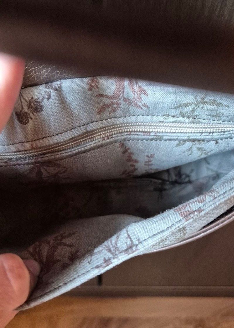 Taschen für Damen: Kleine Handtasche Handmade - neuwertig – Neu (gemäss Beschreibung) aus Safenwil von 2hand_aber_wertvoll 2