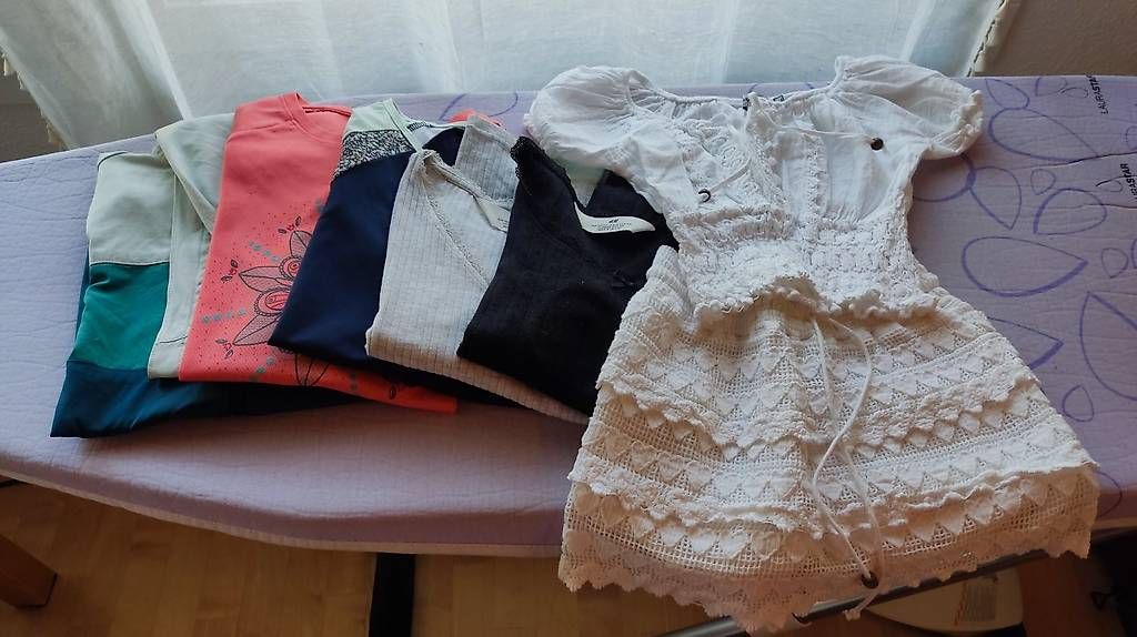 Lotti & Set di vestiti: Kleiderpaket Gr. 134 – Usato da Stalden (Sarnen) venduto da minusch015