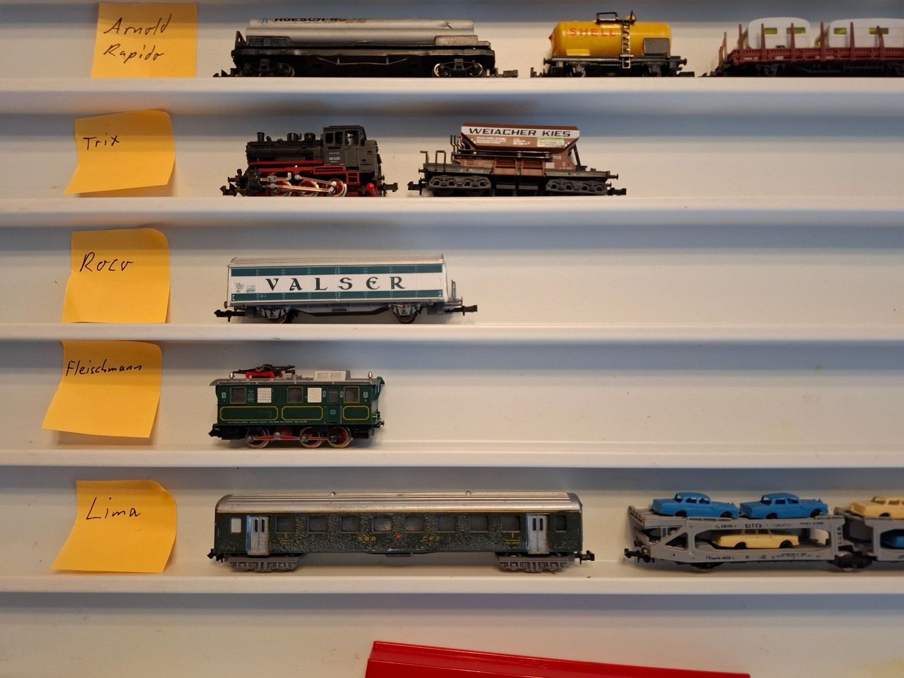 Modellini di ferrovie: Sammlung Modelleisenbahn Waggons und Loks - Arnold, Trix,... – Usato da Einsiedeln venduto da Time-67 2