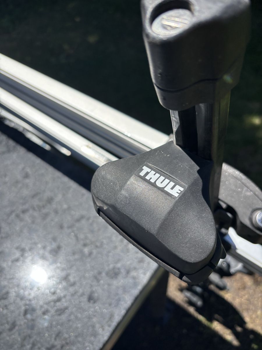 Thule Portapacchi: Thule Dachträger mit drei Thule Velo Trägerelementen – Usato da Wabern venduto da vou 3