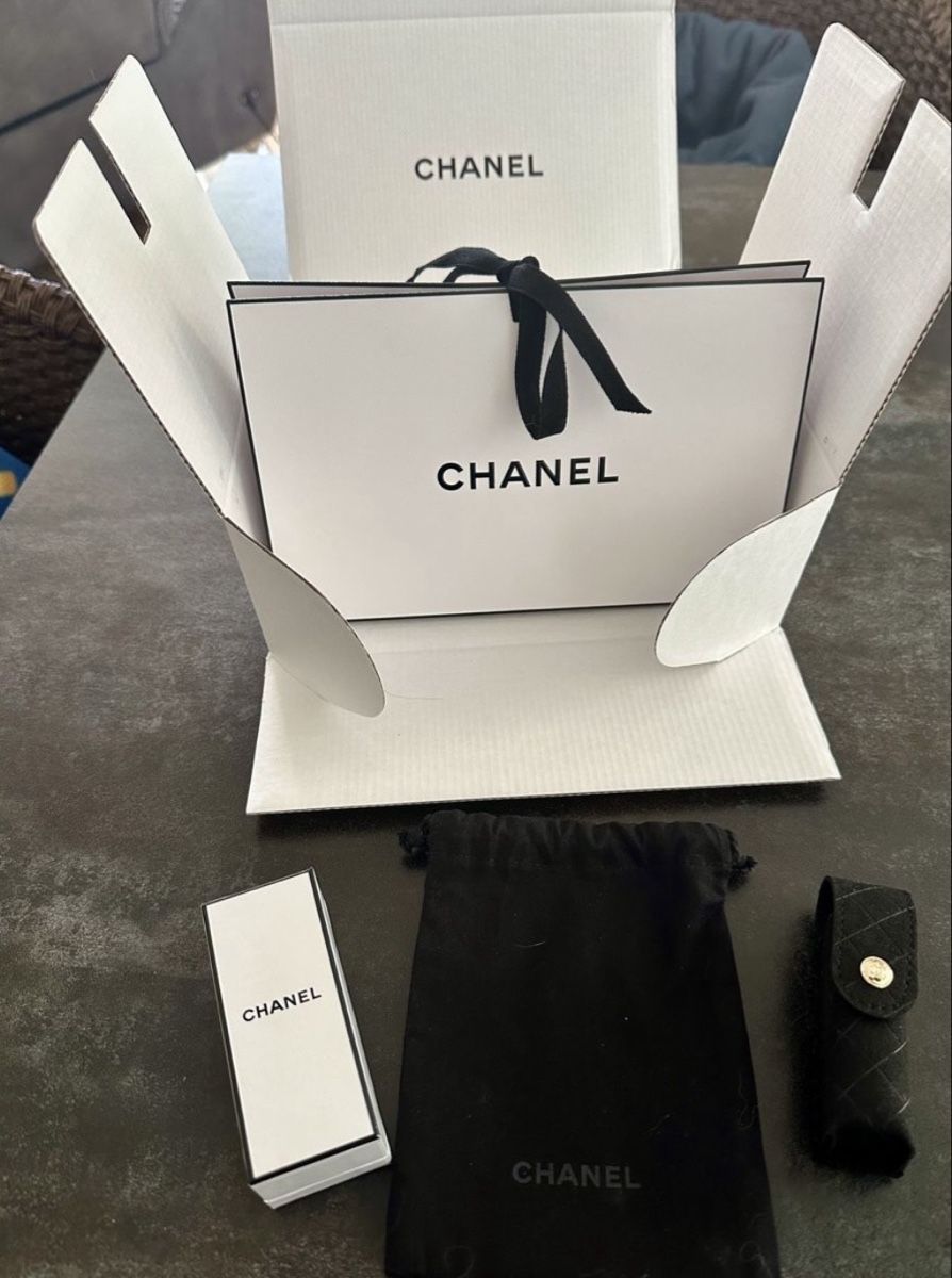 Chanel Make-up: Chanel Lipstick Le Rouge 31 with 2 refills – Nuovo e nell'imballaggio originale da Zürich venduto da lulu_c 1