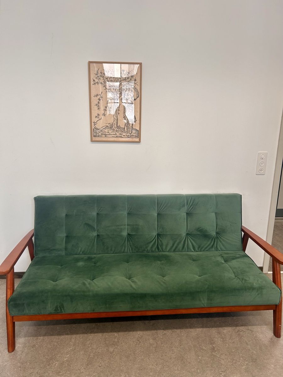 Divani: Mid-Century-Style-Samtsofa in Dunkelgrün – Usato da Zürich venduto da noe_8qrm 1