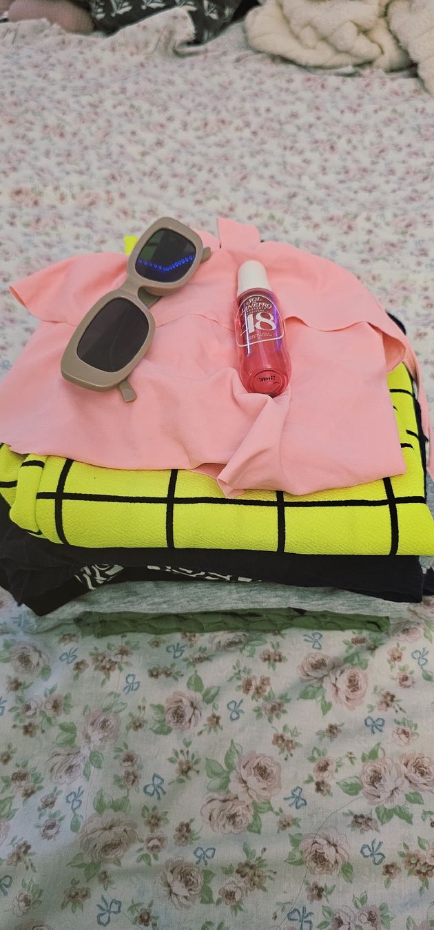 Lotti di vestiti: Summer outfit bundle: L – Usato da Rorschach venduto da Alles_9.90 1