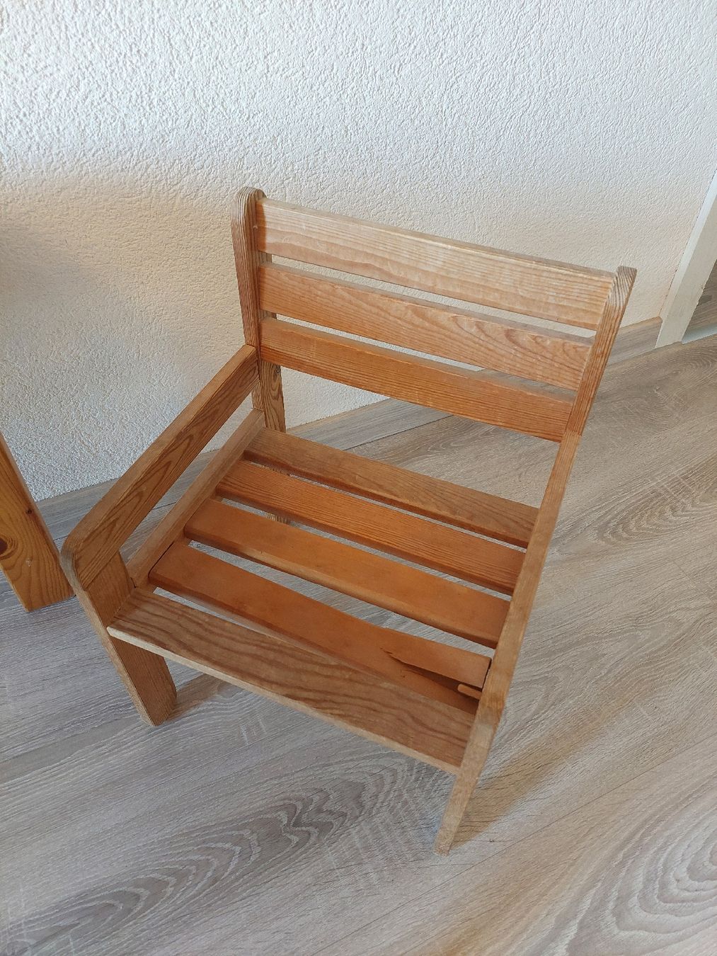 Set di tavolo e panche: Kindertischli und Stühle – Usato da Frauenfeld venduto da bab_7qkj 4