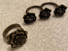 Ringe mit Rosenmotiv