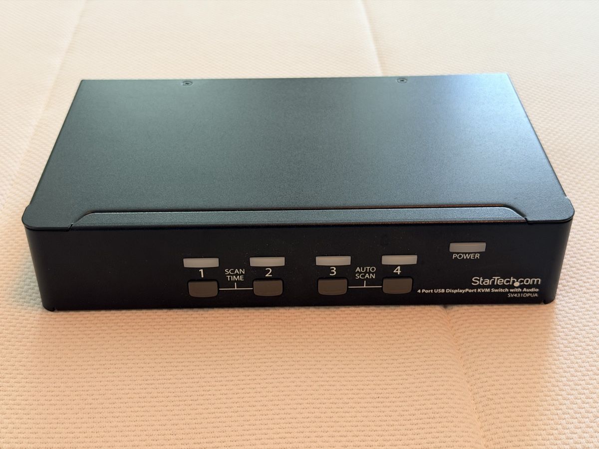Hubs & Switches: StarTech 4 port USB DisplayPort KVM Switch with Audio – Neu (gemäss Beschreibung) aus Zürich von mar_7vsl