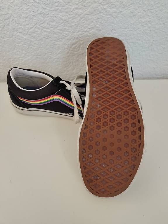 Damenschuhe: VANS Old Skool Rainbow  Schwarz  Gr. 36.5 – Gebraucht aus Schüpfheim von ele_sk2m 1