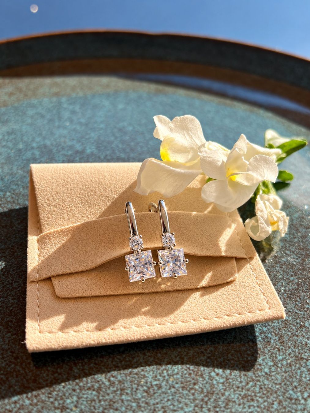 Ohrringe & -stecker: Boucles d’oreilles élégantes – Gebraucht aus Thônex von Swiss-Jewels