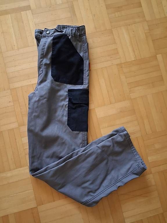 Pantaloni: Arbeitshosen – Usato da Mels venduto da Sb83