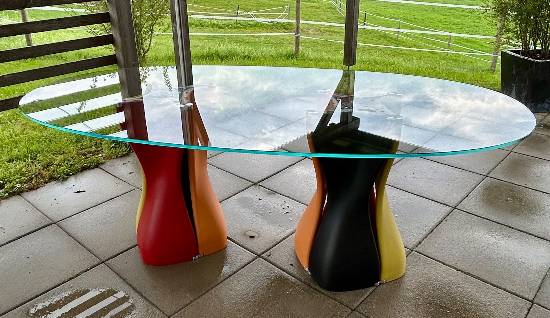 Tische: TONON Designer Glastisch oval, farbig 204x106cm Mac`s Table – Gebraucht aus Gossau SG von Black-Queen 1