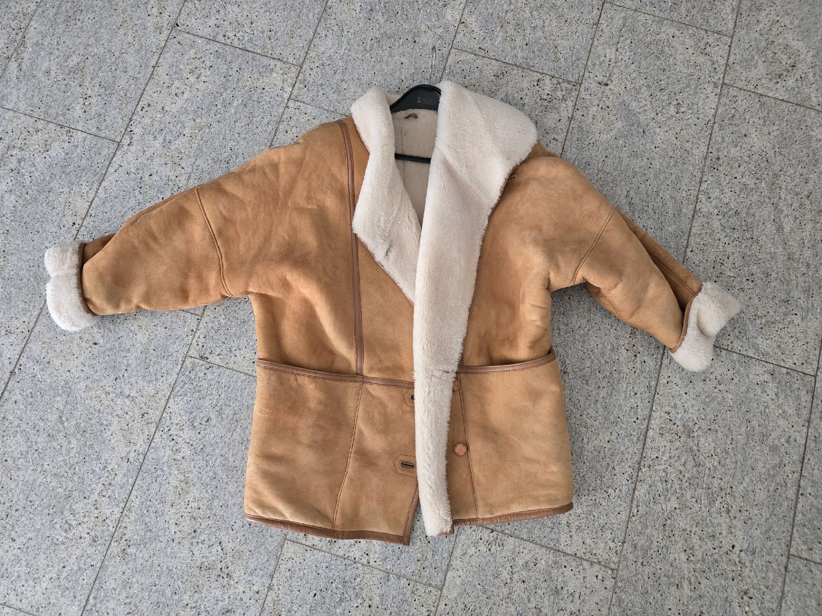 Manteaux: Shearling original the king mantel – D'occasion à Rodersdorf par wer_6kyb