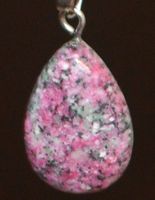 Anhänger L-5077 – Rubin Zoisit 1,3x1,8 cm