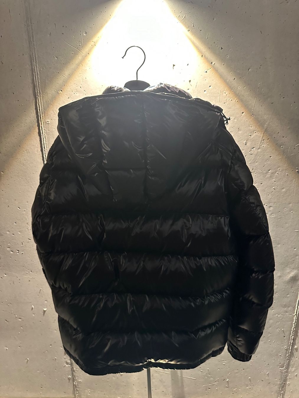 Moncler Giacche: DOUDOUNE COURTE À CAPUCHE MONCLER MAYA – Usato da MUTTENZ venduto da TAWNY1RICARDO 3