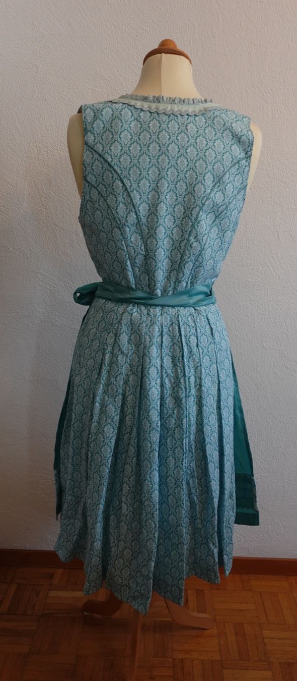 Kostüme: Krüger Dirndl – Neu (gemäss Beschreibung) aus Grüningen von selinasearching 2