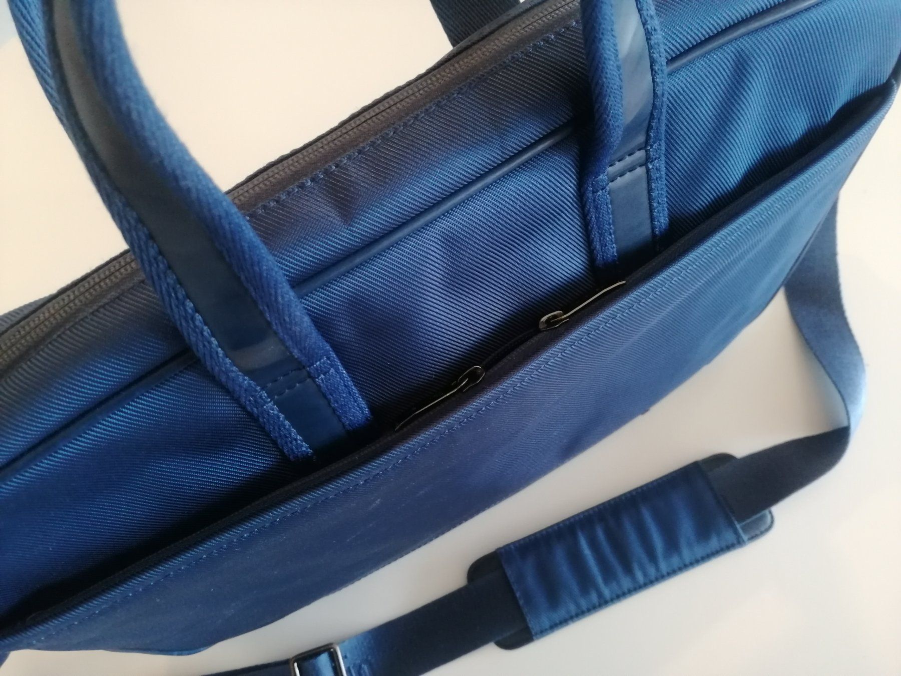 Calvin Klein Sacs: Calvin Klein Laptoptasche – Neuf (Voir description) à Mosnang par creativist 7