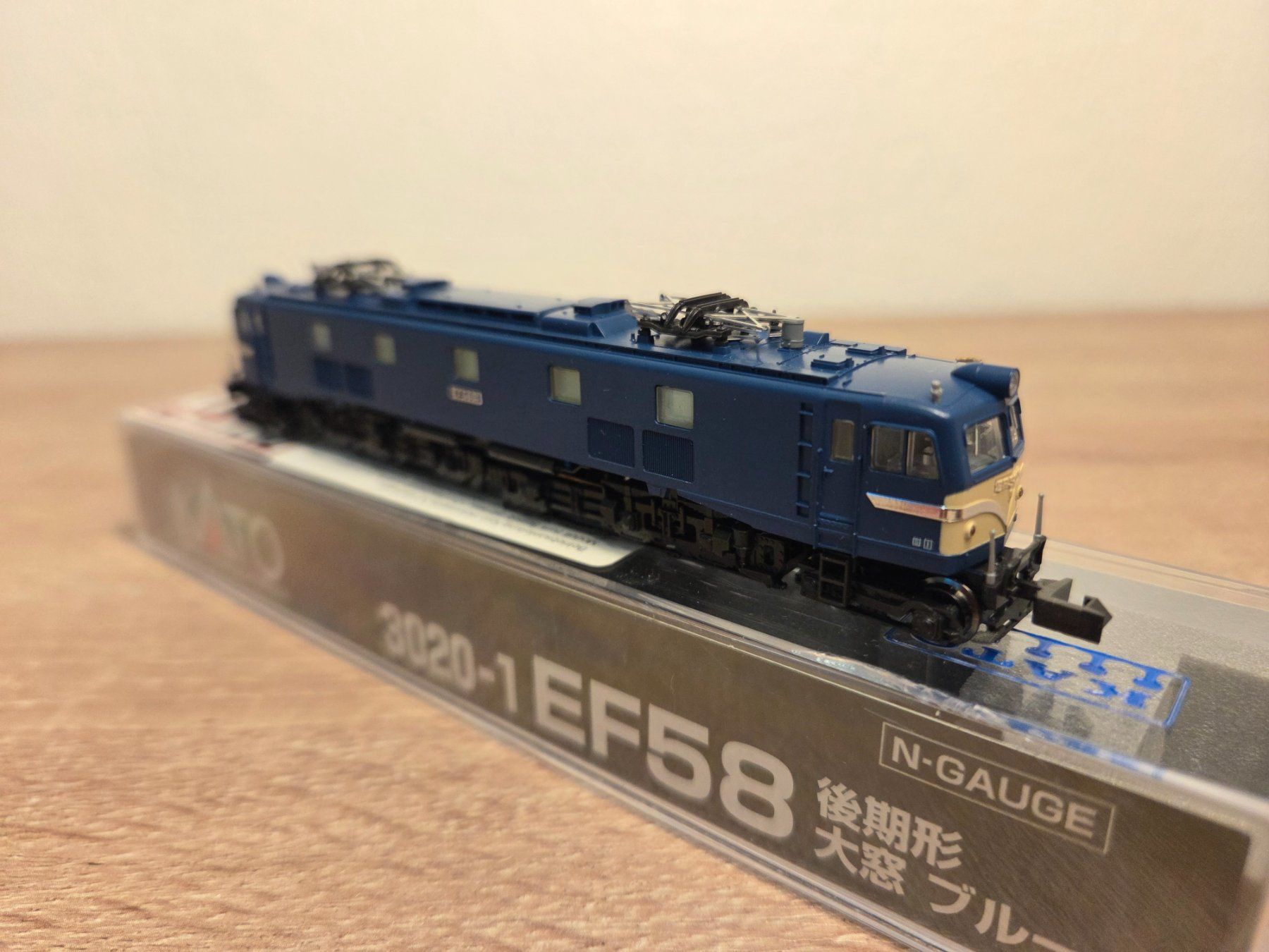 Kato Modellini di ferrovie: Kato N 3020-1 E-Lok EF58 – Nuovo e nell'imballaggio originale da St-Aubin-Sauges venduto da Lo_Go 3
