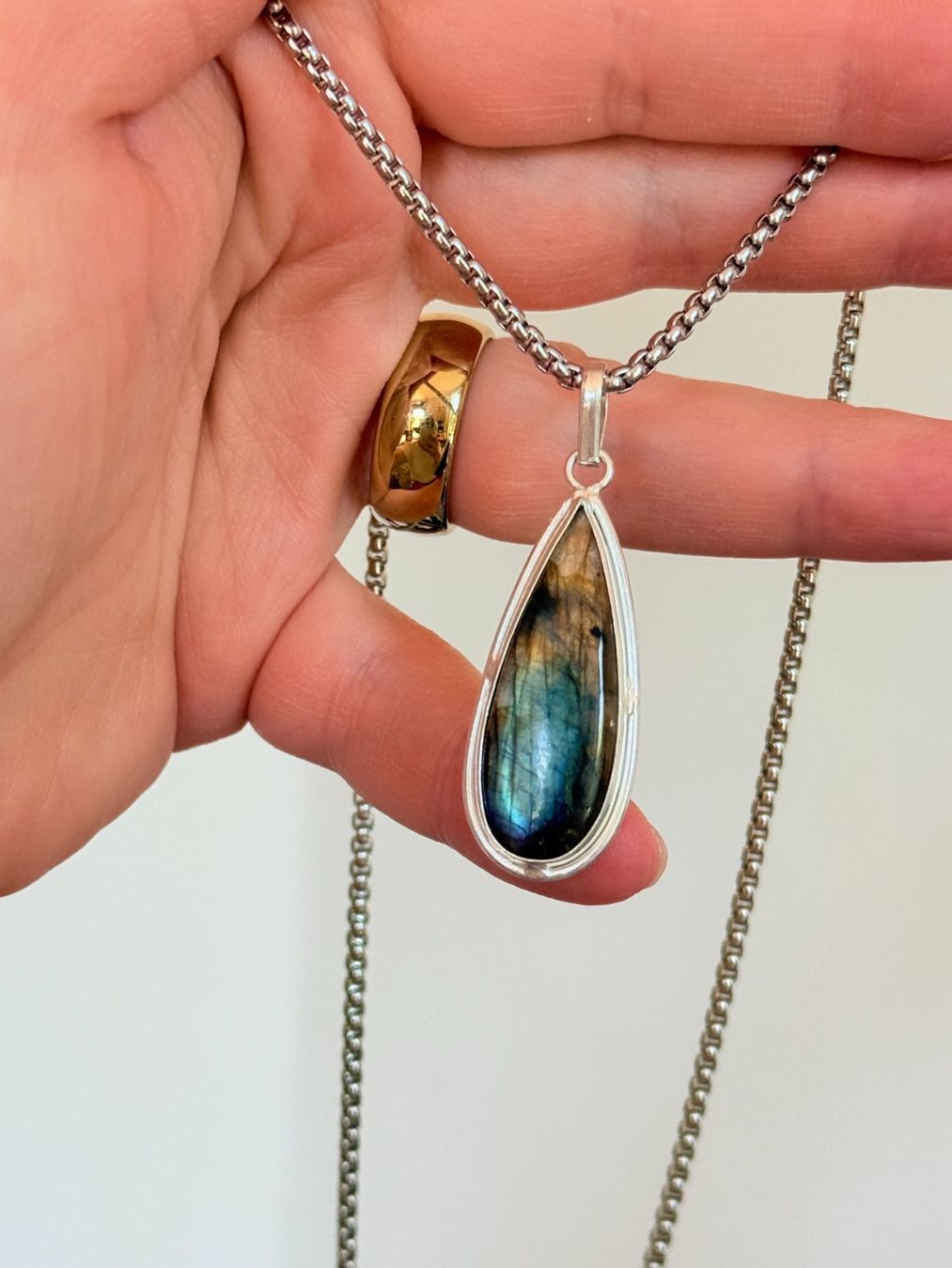 Catenine: Collier pendentif avec pierre de labradorite 💎 – Nuovo e nell'imballaggio originale da Genève venduto da AGBERG 1
