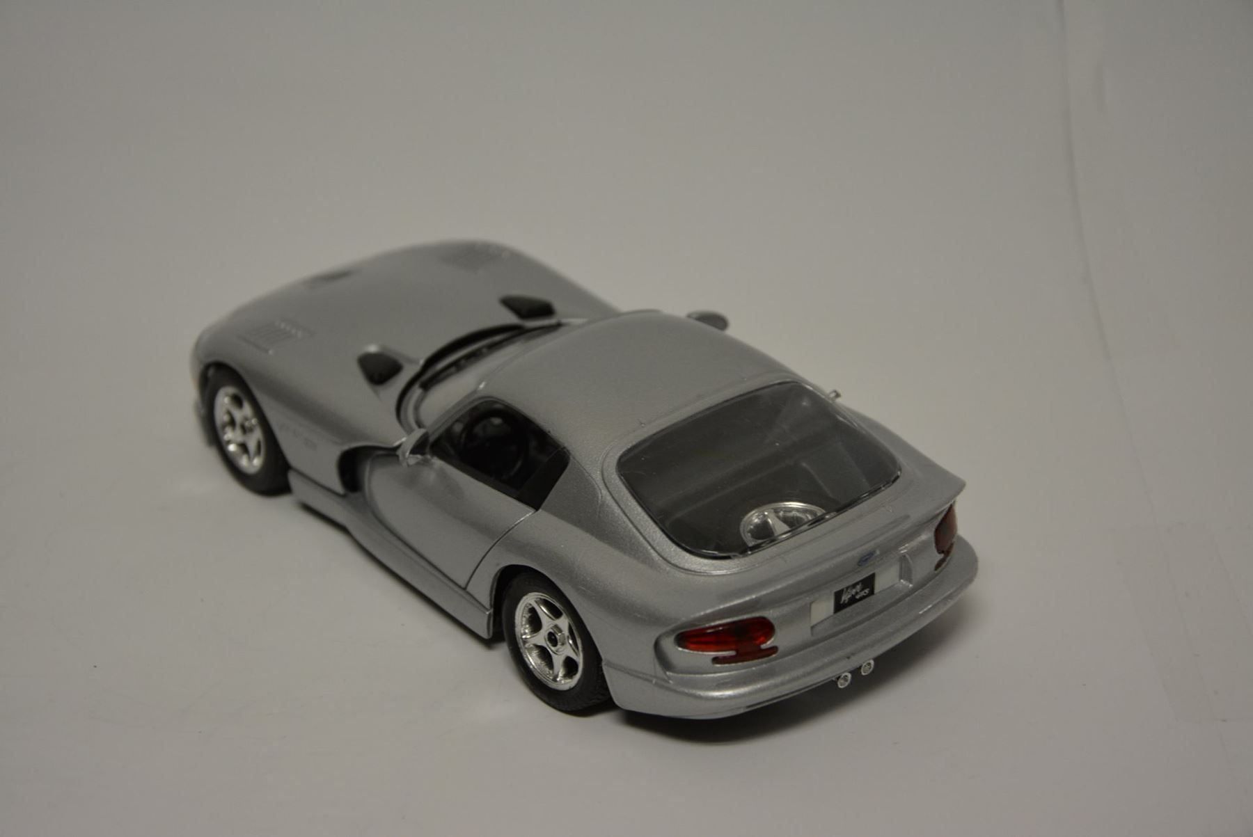 Bburago Modellini d'auto: Dodge Viper GTS , Bburago , 1:24 – Usato da Goldach venduto da Feivel9 8