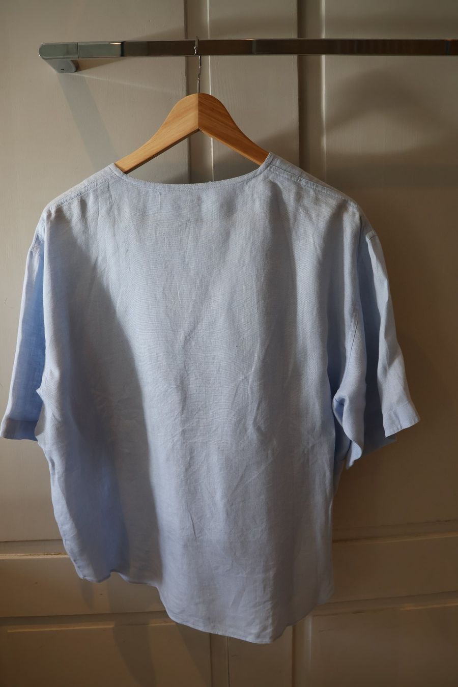 Bogner Camicette: Hellblaue Vintage Bogner Leinenbluse – Usato da Winterthur venduto da jul_v9wx 1