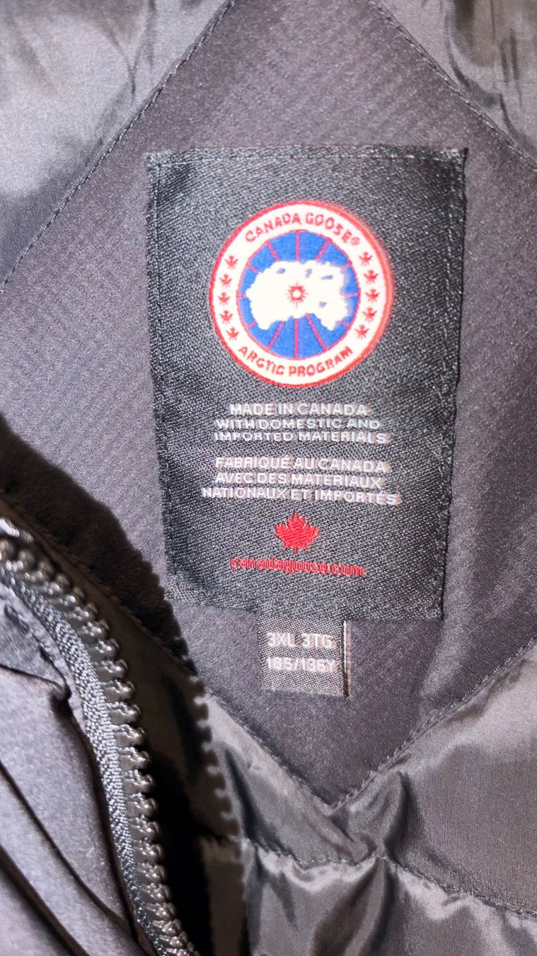 Canada Goose Vestes: Authentic Canada Goose Lodge Down Jacket - Black - Size 3XL – D'occasion à Riehen par CHSeller112 5