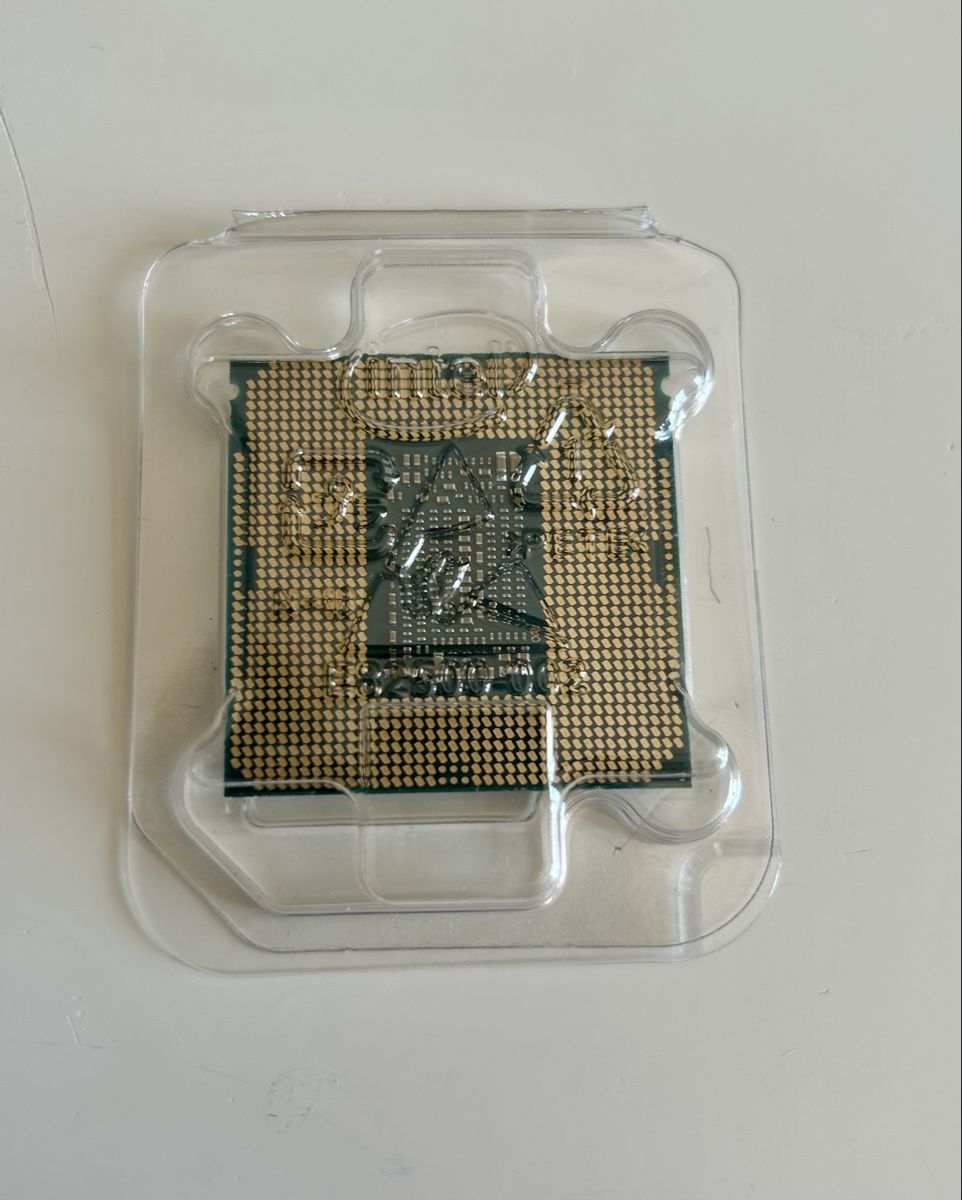 Intel Componenti elettronici: Intel Core i7-8700K – 3.70 GHz – Usato da Chêne-Bourg venduto da bro_z9y6 1