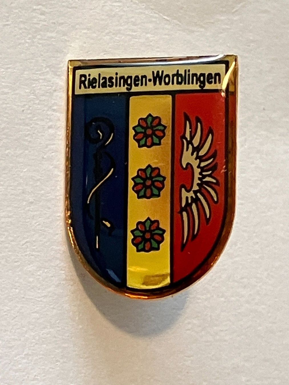 Placchette & Badge: 1 Pin Rielasingen Worblingen – Usato da Basel venduto da djwwpp