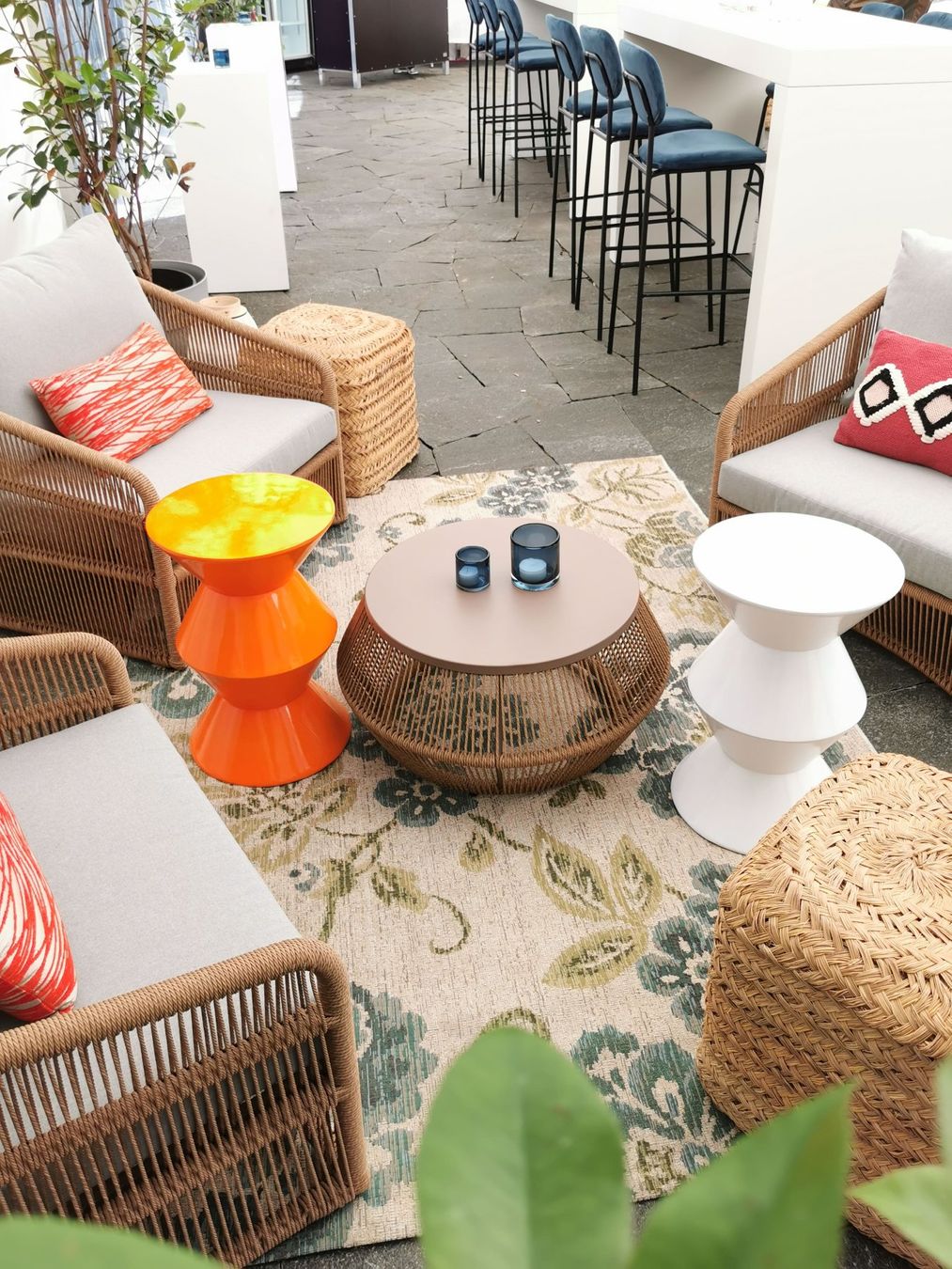 Tables: Beistelltisch Lack WEISS – D'occasion à Bremgarten AG par outdoorlounge 3