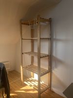 Selbstgebautes Holzregal