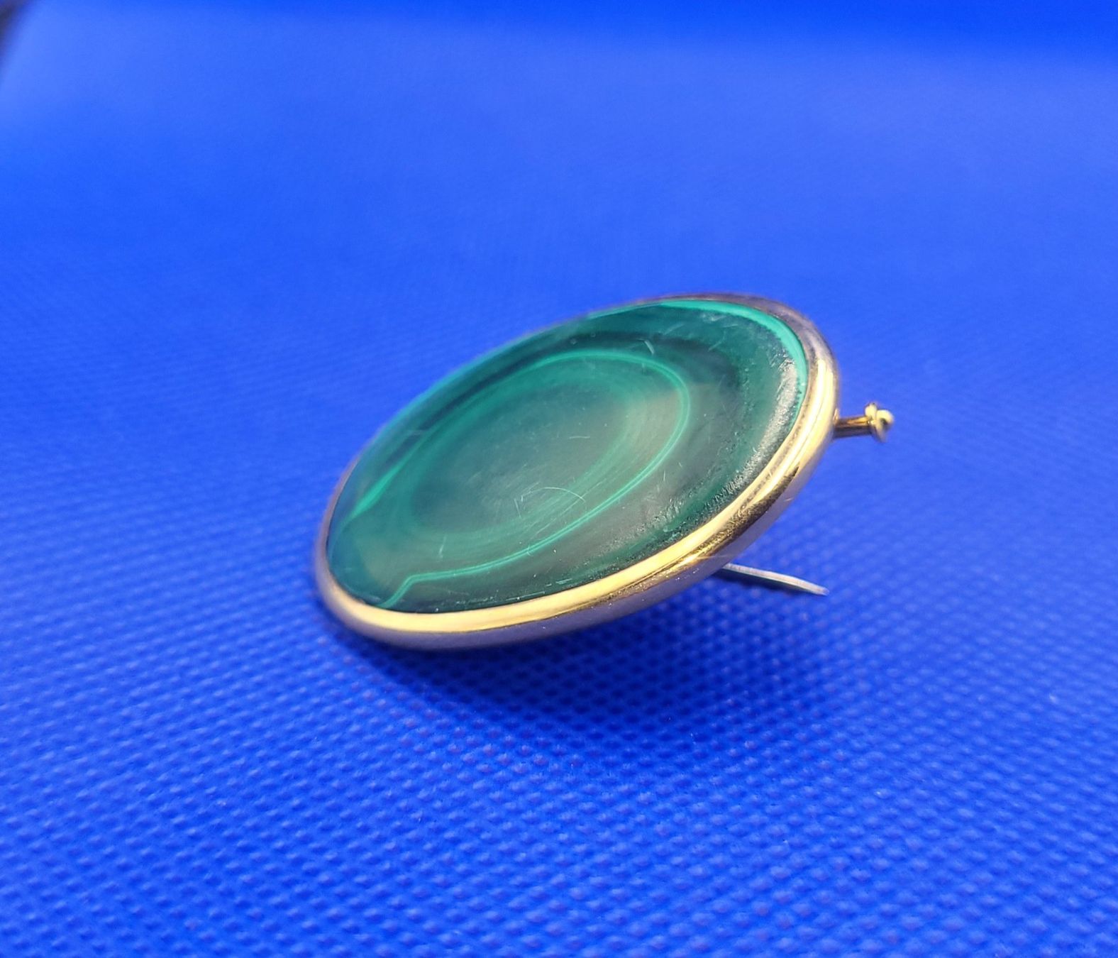 Spille & Fermagli: Massiv 18 karat 750 Gold Malachit Brosche – Usato da Wald ZH venduto da Aniade 4