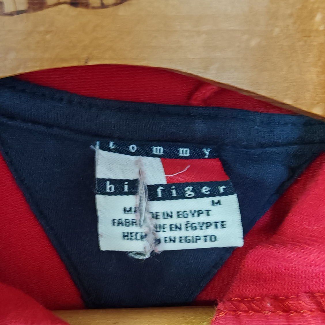 Tommy Hilfiger Pullover & Sweatshirts: Sweat à capuche Tommy Hilfiger - S - Dès 10.- – Gebraucht aus Bex von sni_q7lh 4
