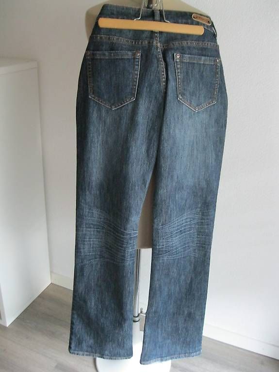 Jeans: jeans "Yendi" taille 38 – Usato da vouvry venduto da -tivoli- 1