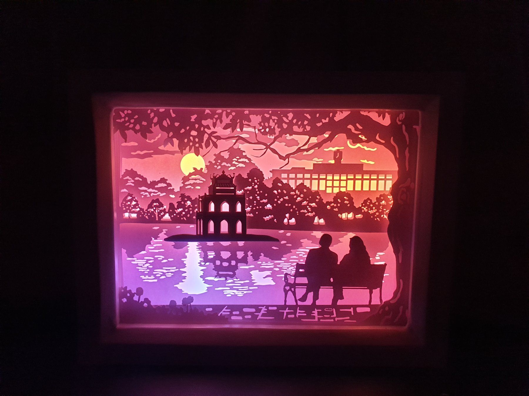 Lampade: 3D Licht  und Schattenpapier Schnitzlampe – Nuovo e nell'imballaggio originale da Rothrist venduto da Wasser2006 2