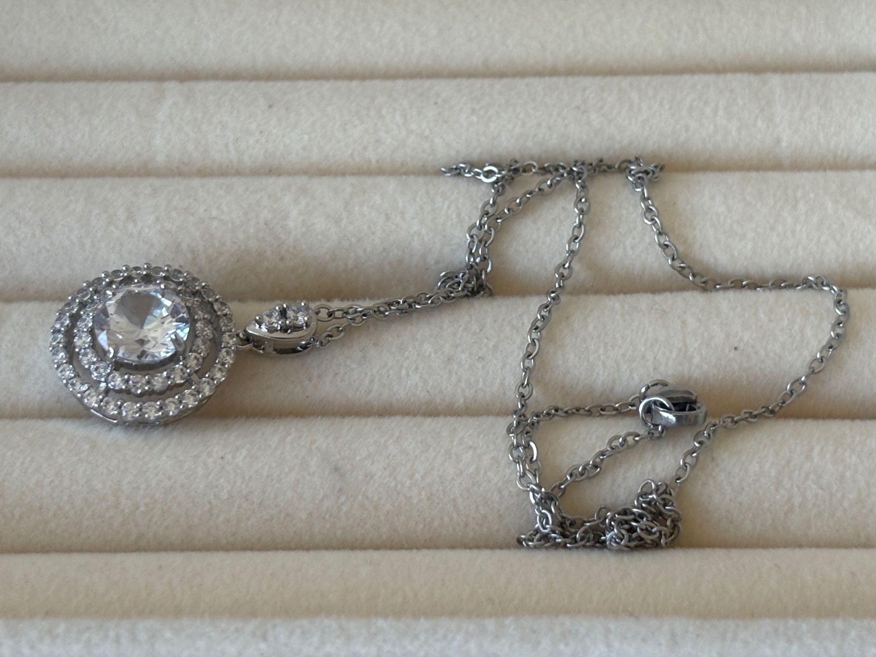 Catenine: Luxus Elegante Kette Farbe :  Silber – Nuovo (secondo la descrizione) da Biel-Bienne venduto da Roserosse13 4