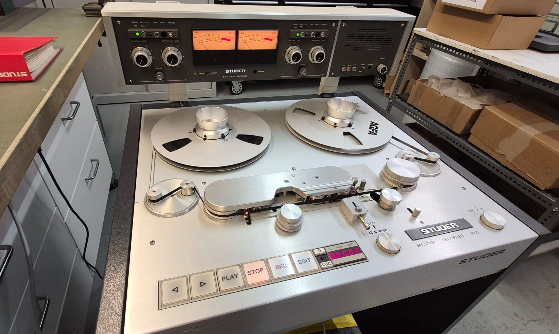 Studer Apparecchi a nastro: STUDER A80R Mastermaschine mit VU Meter Bridge... – Usato da Lohn-Ammannsegg venduto da Techtrading-GmbH 1