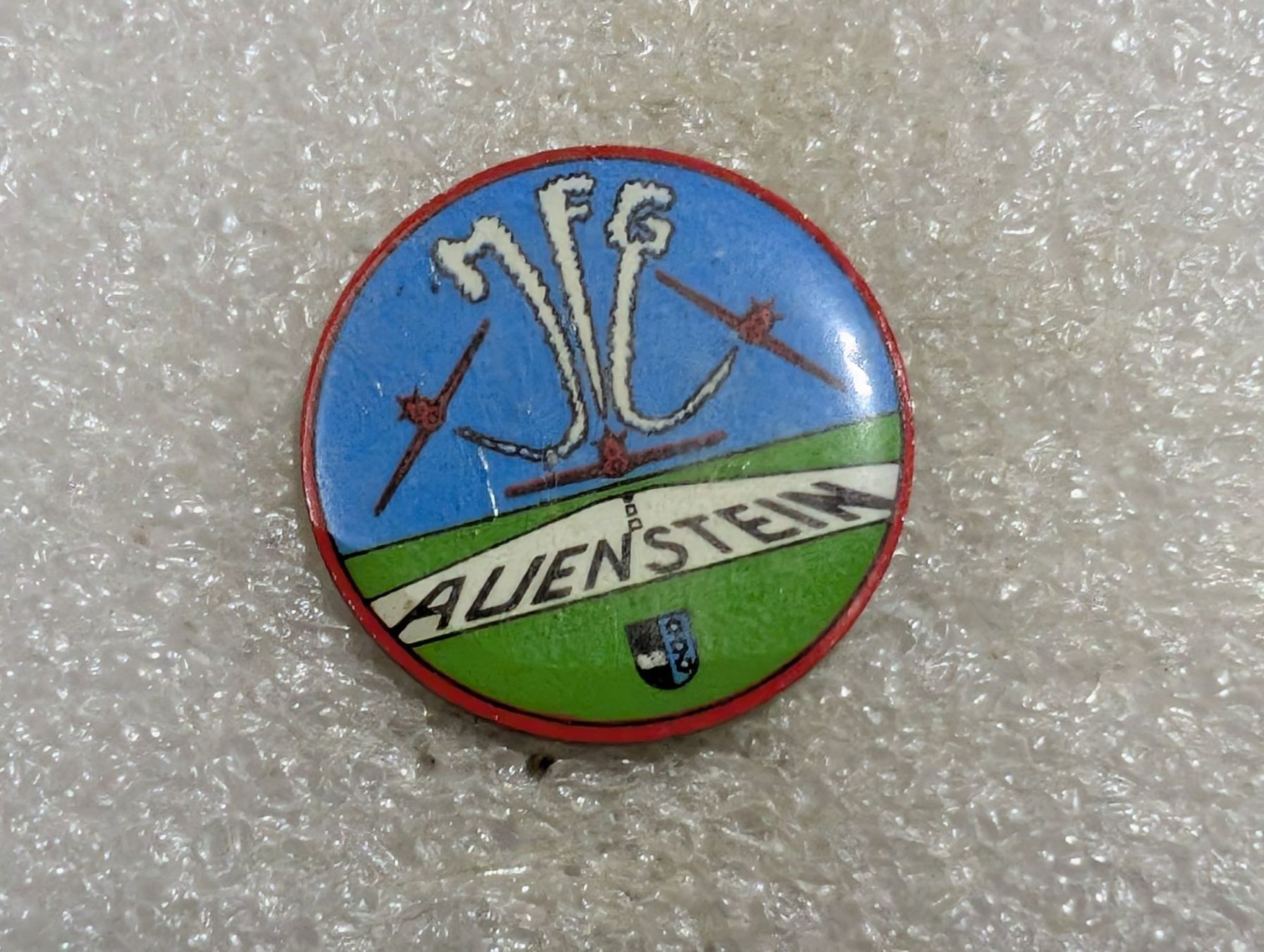 Plaketten & Abzeichen: Ansteckpin 242: Auenstein – Gebraucht aus Oppligen von Pin-Fall-Shop