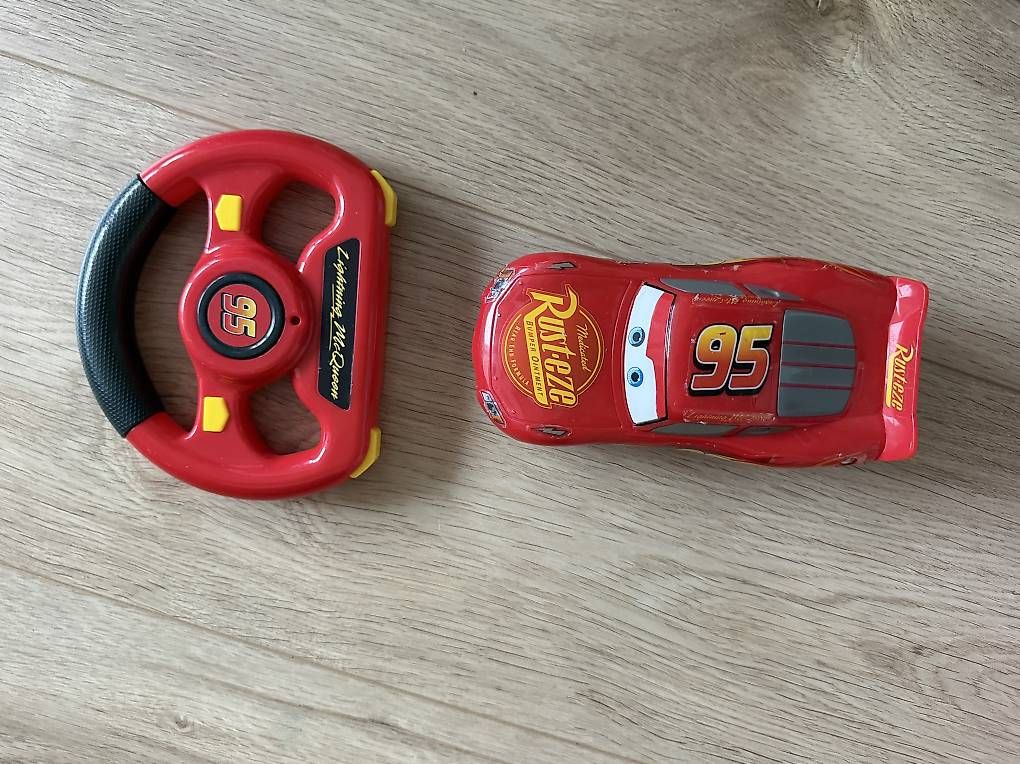 Giocattoli: Ferngesteuertes Auto cars – Usato da Oberwil BL venduto da tiefschneekamerad