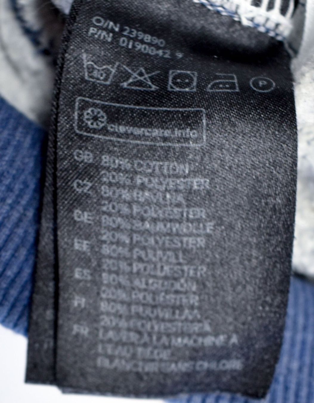 Kleiderpakete & -sets: Kinder 1x Gilet Pullover GAP, 1x Kapuzen Pullover H&M Gr.140 – Gebraucht aus Biel/Bienne von tim_pww5 9