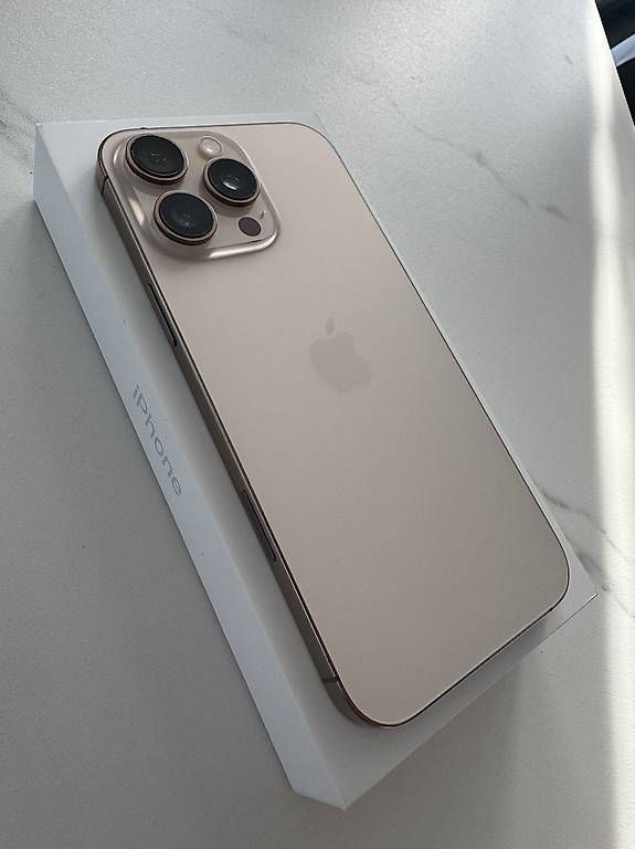 Apple Portables: iPhone 16 Pro Max – D'occasion à Wohlen AG par prettymf 1