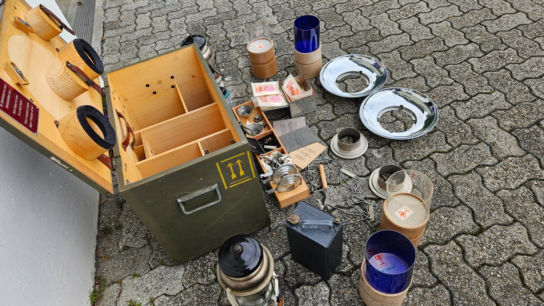 Schweizer Armee Lampade: Beleuchtungsset Schweizer Armee Top Zustand – Usato da Untervaz venduto da FullFlap777 4